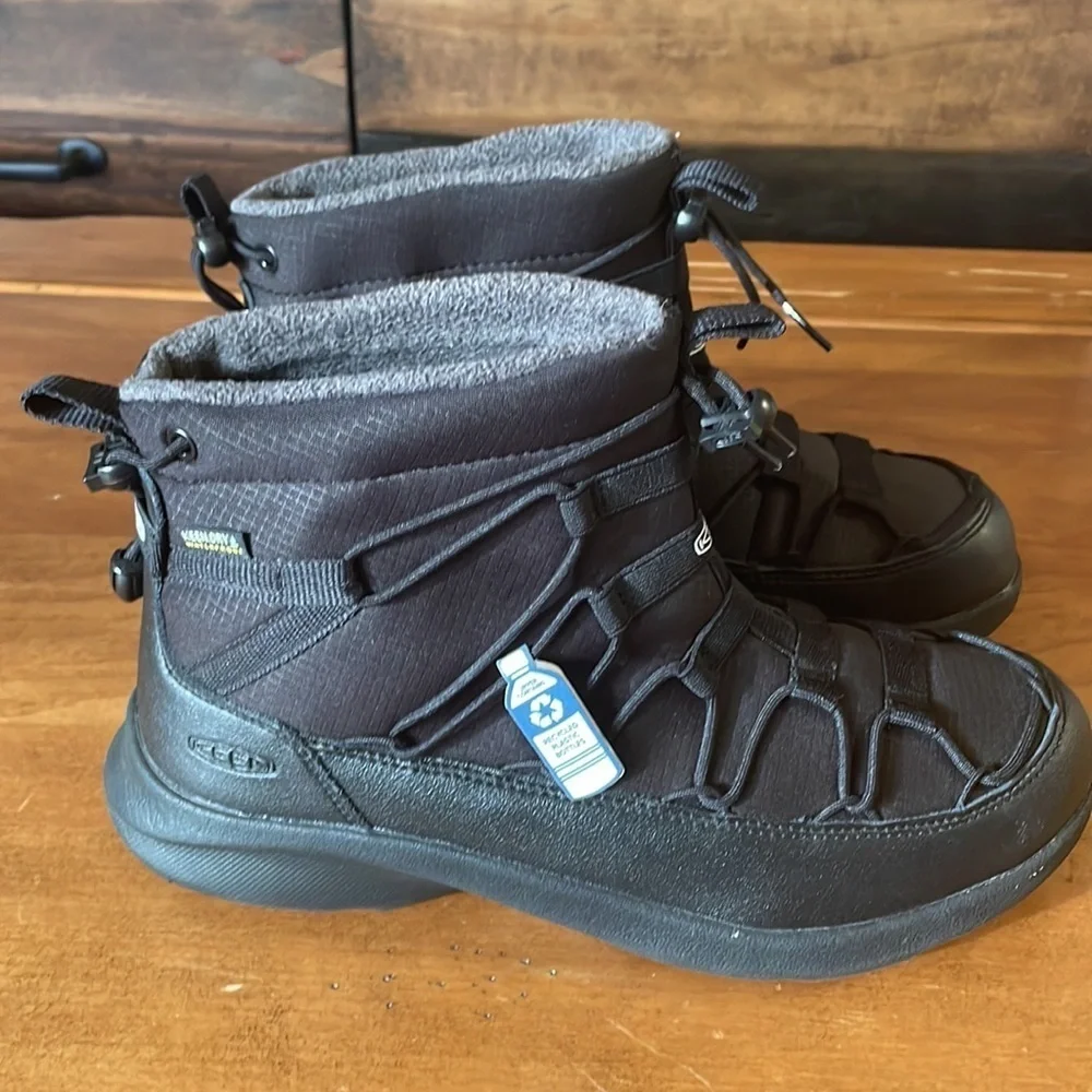 Keen NWT UNEEK SNK Chukka Boots Size 8.5